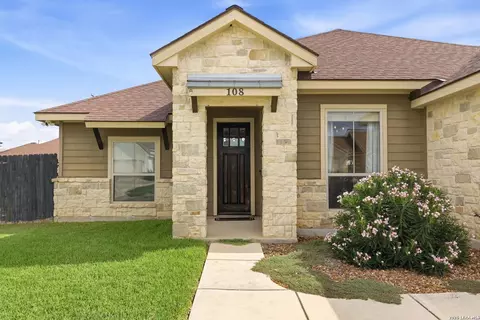 Exterior - 108 Park Hts, Poth, TX 78147 photo 5 of 9