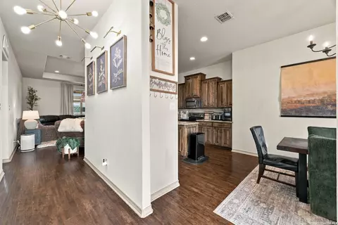 Entry Way - 108 Park Hts, Poth, TX 78147 photo 2 of 2
