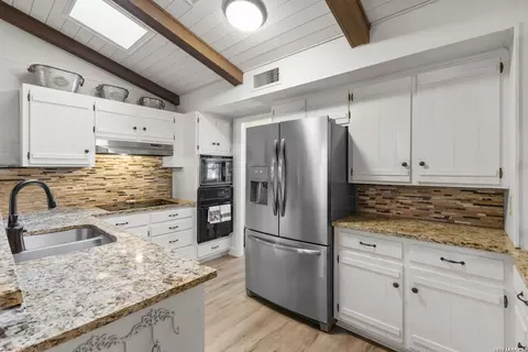 Kitchen - 626 Sunhaven Dr, Windcrest, TX 78239 photo 2 of 4