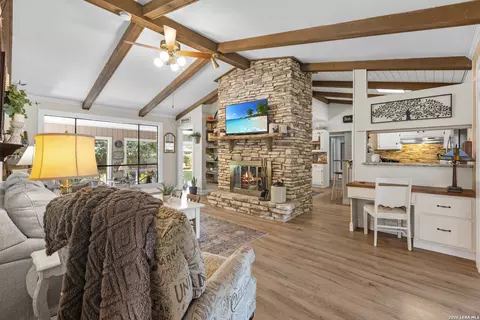 Living - 626 Sunhaven Dr, Windcrest, TX 78239 photo 1 of 2
