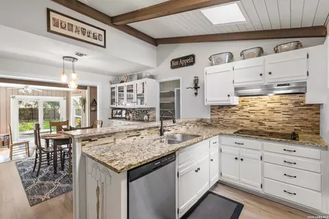 Kitchen - 626 Sunhaven Dr, Windcrest, TX 78239 photo 3 of 4
