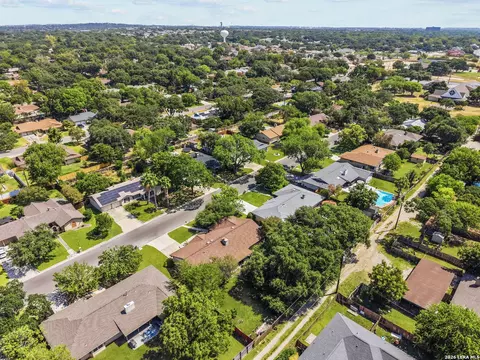 View/Area - 626 Sunhaven Dr, Windcrest, TX 78239 photo 4 of 7