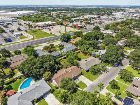 View/Area - 626 Sunhaven Dr, Windcrest, TX 78239 photo 2 of 7