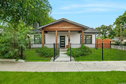 1006 S Pine St, San Antonio, TX 78210