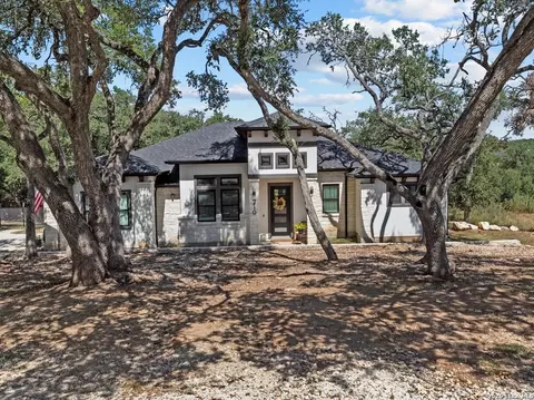 210 Falling Hls, New Braunfels, TX 78132
