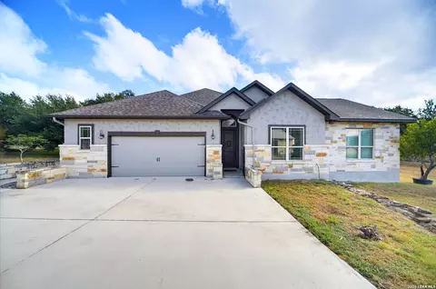 2407 Fm 1283, Pipe Creek, TX 78063