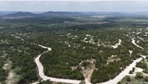 195 Mountain View Rd, Utopia, TX 78884 photo 2