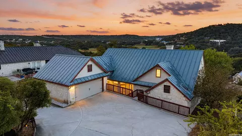 204 Tapatio Dr W, Boerne, TX 78006