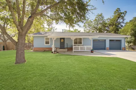129 Richter Ave, Boerne, TX 78006