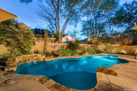 18039 Summer Knoll Dr, San Antonio, TX 78258