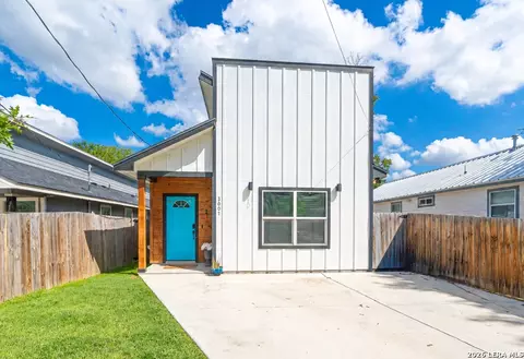3007 Chihuahua St, San Antonio, TX 78207