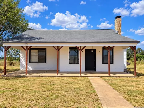 66 Fm 478, Floresville, TX 78114
