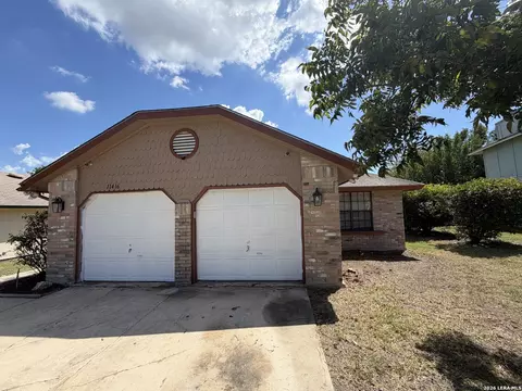 11416 Hatchet Pass Dr, San Antonio, TX 78245