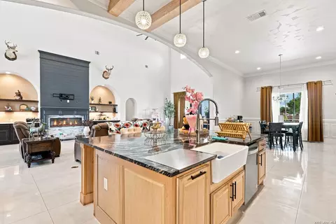Kitchen - 14906 Somerset, Von Ormy, TX 78073 photo 3 of 3