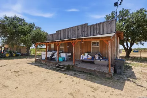 Exterior - 14906 Somerset, Von Ormy, TX 78073 photo 5 of 6
