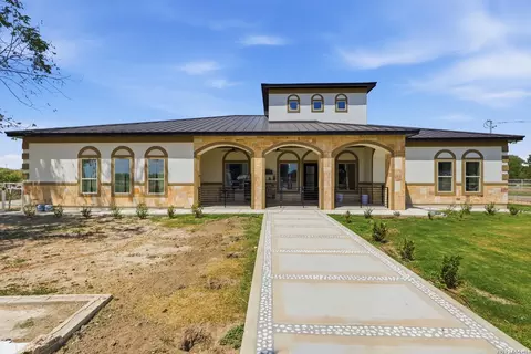 Exterior - 14906 Somerset, Von Ormy, TX 78073 photo 3 of 6