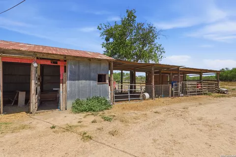Exterior - 14906 Somerset, Von Ormy, TX 78073 photo 6 of 6