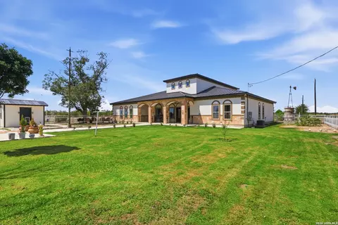 Exterior - 14906 Somerset, Von Ormy, TX 78073 photo 2 of 6