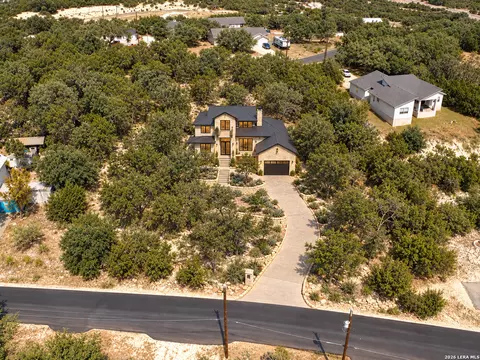 280 Scenic Hills Dr, Canyon Lake, TX 78133
