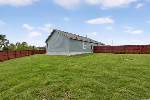Exterior - 6534 Level Flt, Converse, TX 78109 photo 6 of 7