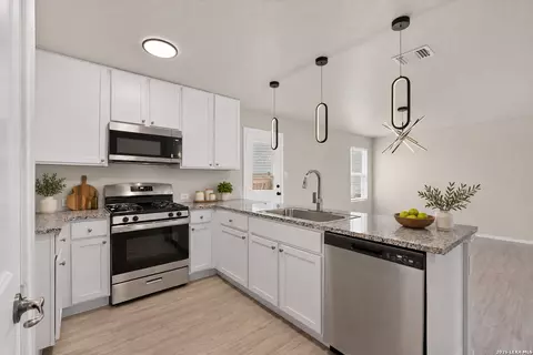 Kitchen - 6534 Level Flt, Converse, TX 78109 photo 1 of 3