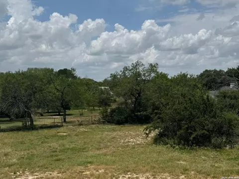 290 296 Strasbourg St, Castroville, TX 78009