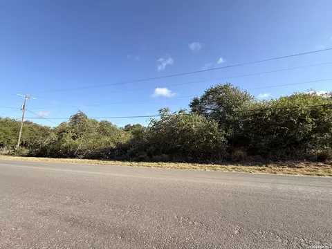 241 County Road 6852, Lytle, TX 78052 photo 5
