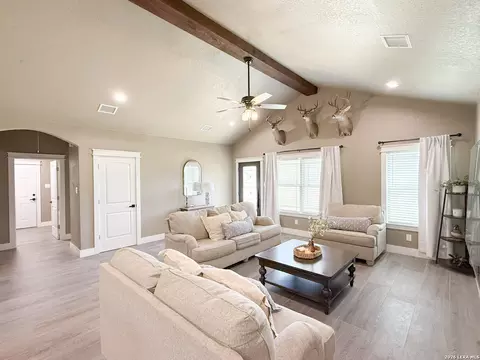 Living - 300 Bluebonnet Ave, Devine, TX 78016 photo 3 of 3