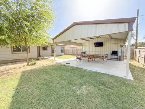 Other - 300 Bluebonnet Ave, Devine, TX 78016 photo 3 of 3
