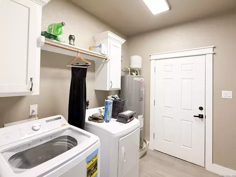 Other - 300 Bluebonnet Ave, Devine, TX 78016 photo 2 of 3