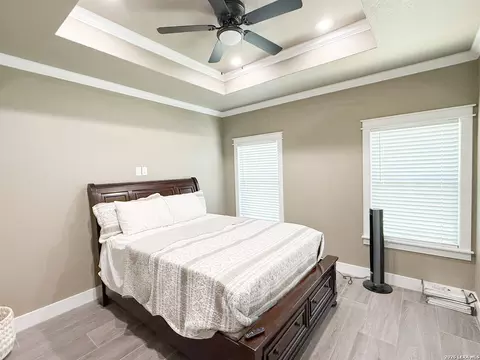 Bedroom - 300 Bluebonnet Ave, Devine, TX 78016 photo 2 of 2