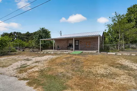 Exterior - 11 Main St, Blanco, TX 78606 photo 3 of 8