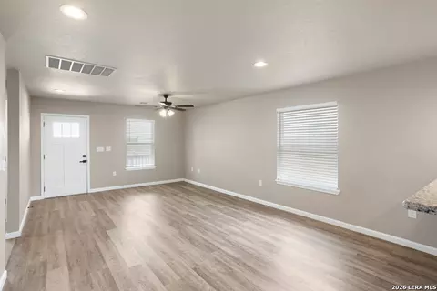 4711 Vaquero Crk, Von Ormy, TX 78073 photo 4