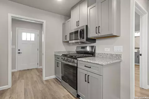 4711 Vaquero Crk, Von Ormy, TX 78073 photo 9