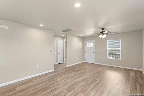 4711 Vaquero Crk, Von Ormy, TX 78073 photo 3
