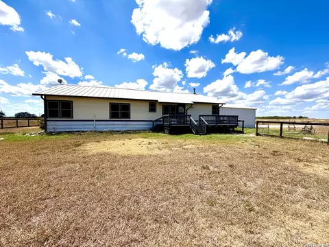 811 County Road 213, Mccoy, TX 78113