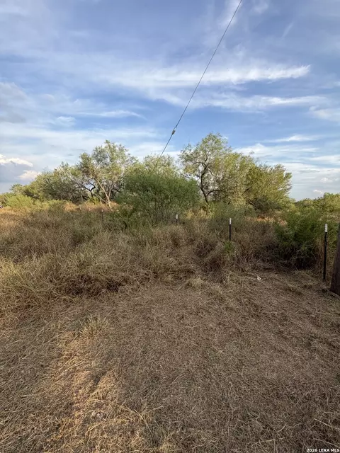 307 Bluebonnet, Devine, TX 78016 photo 15