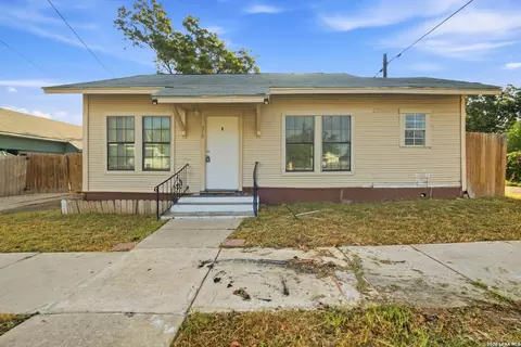 310 S Las Moras St, San Antonio, TX 78207