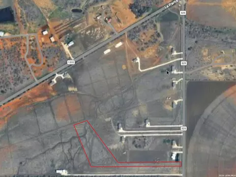 440 County Road 325, Jourdanton, TX 78026