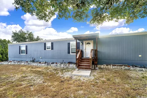 757 Private Road 1517, Bandera, TX 78003