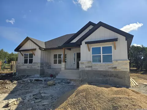 1221 Lasso Loop, Canyon Lake, TX 78133