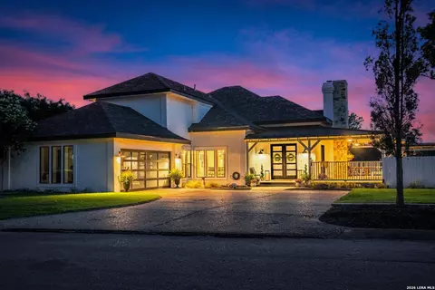 509 Oakland Hills Ln, Kerrville, TX 78028