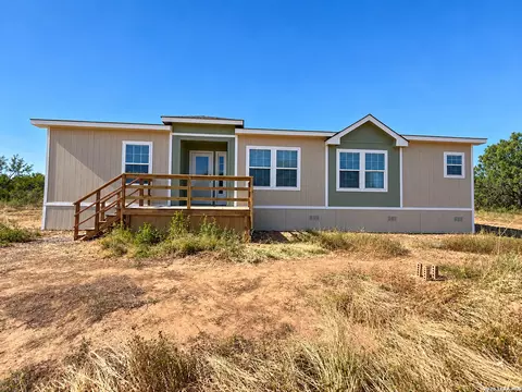 104 Cr 2669, Moore, TX 78057