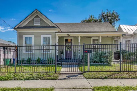 904 N Pine St, San Antonio, TX 78202