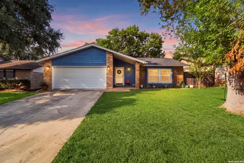 6647 Country Field Dr, San Antonio, TX 78240