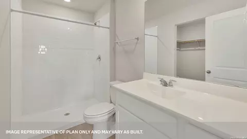 Bath - 2113 Windflower Ln, Luling, TX 78648 photo 2 of 4