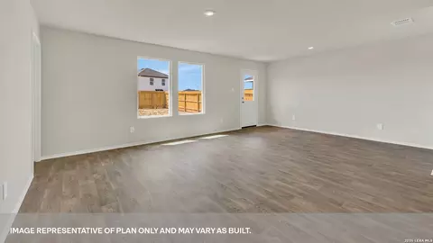 Living - 2113 Windflower Ln, Luling, TX 78648 photo 2 of 3