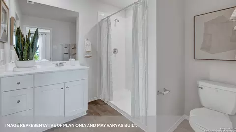 Bath - 2111 Windflower Ln, Luling, TX 78648 photo 3 of 5