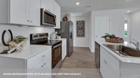 Kitchen - 2111 Windflower Ln, Luling, TX 78648 photo 5 of 5