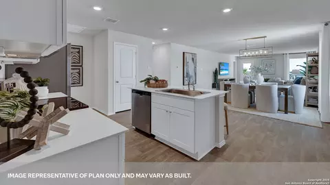 Kitchen - 2111 Windflower Ln, Luling, TX 78648 photo 2 of 5